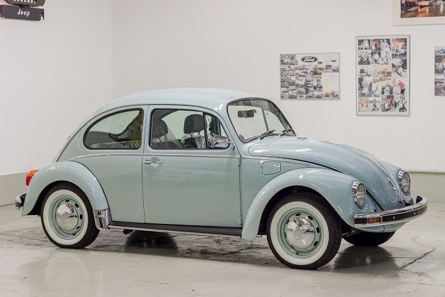 VW Käfer himmelblau